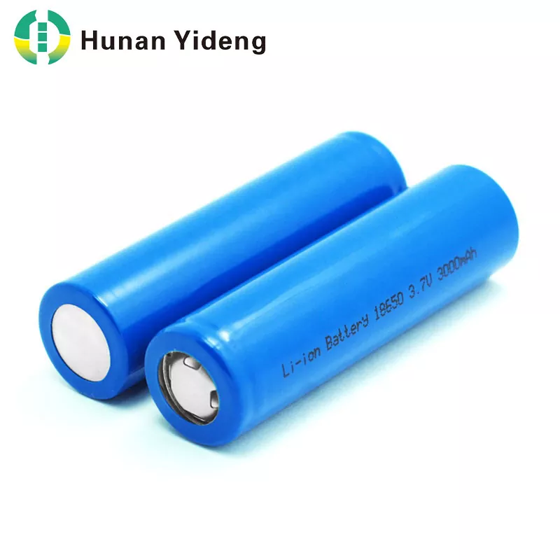 Suurikapasiteettinen 18650 sylinterimäinen litiumioniakku 3,7 V 3000 mAh